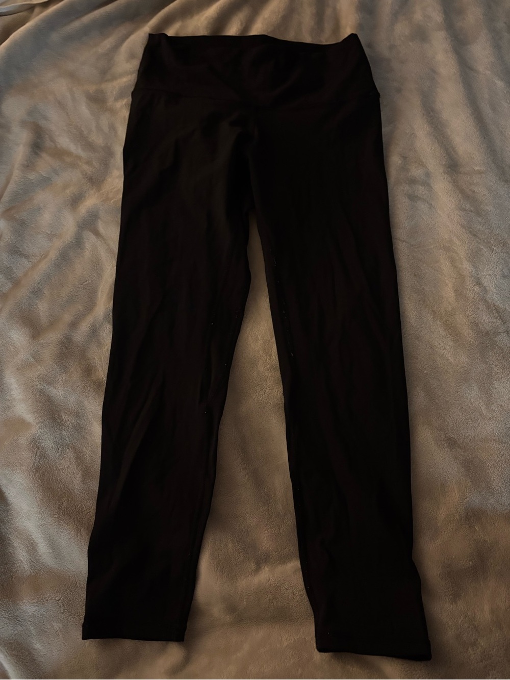 Colorfulkoala Essential High Waisted Leggings in Black